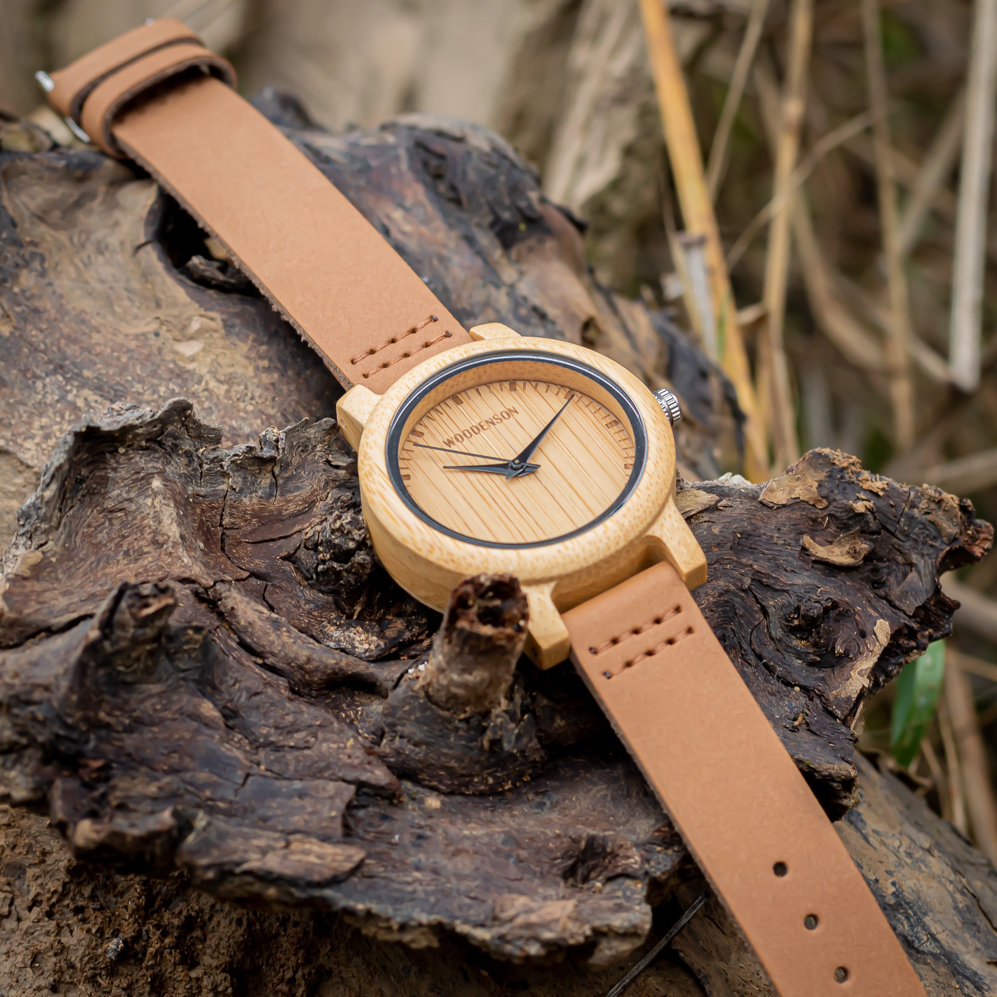 Reloj de madera de bambú con correa de tela modelo Yellowstone - Woodenson  Chile