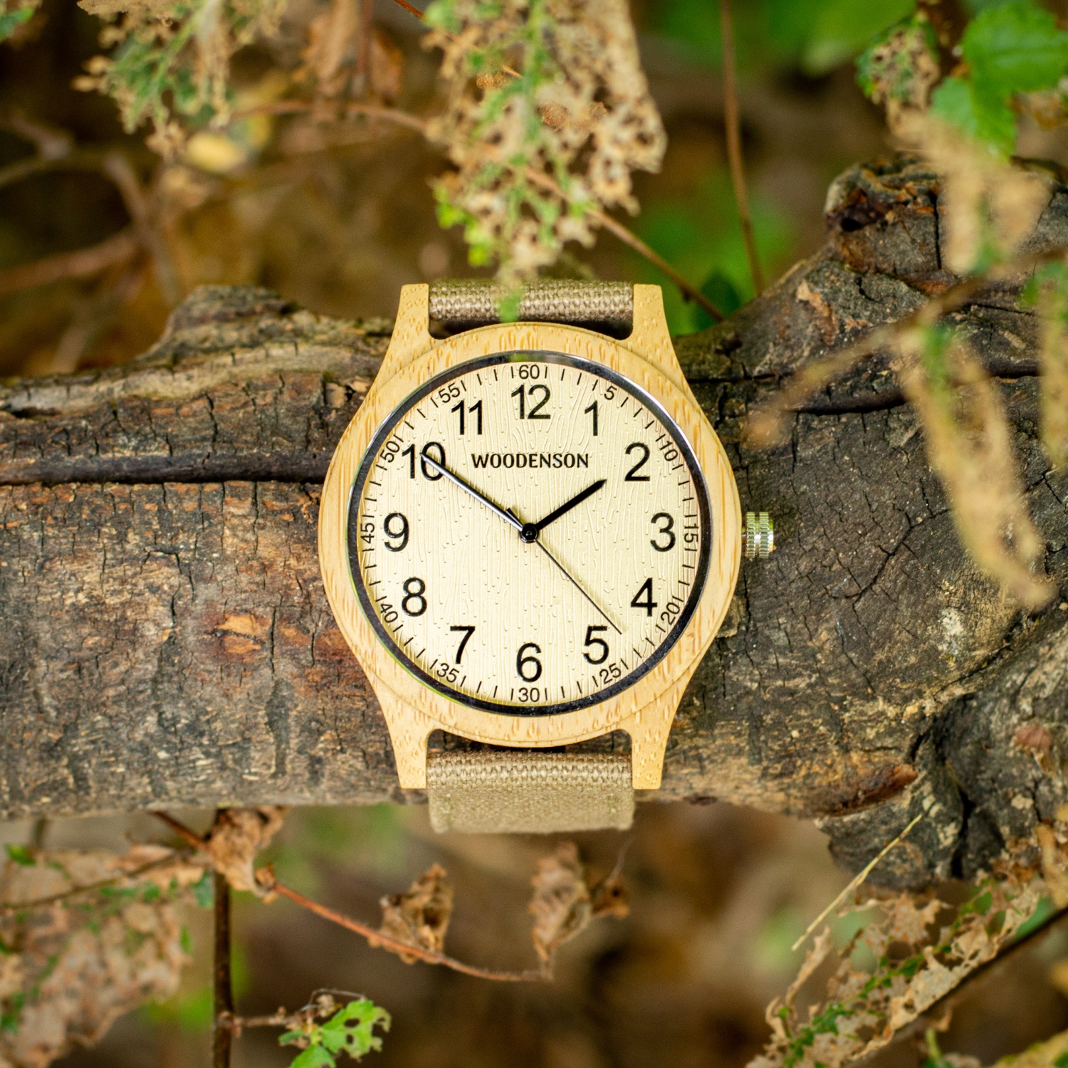 Reloj de madera de bambú con correa de tela modelo Yellowstone - Woodenson  Chile