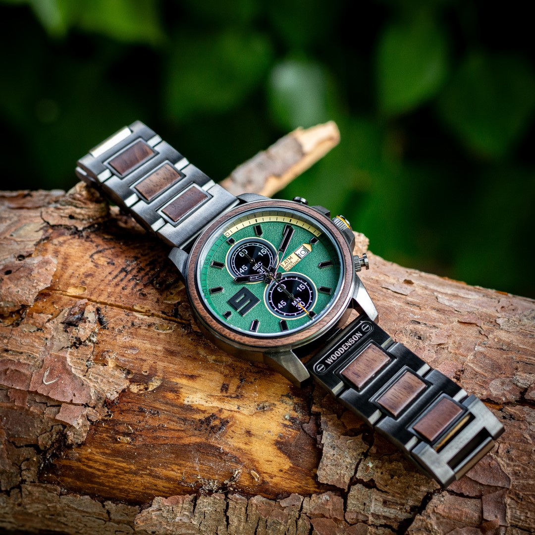 Reloj digital con correa de madera Cassius - Woodenson Chile